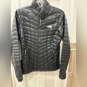 Women’s North Face Thin Winter Jacket!
